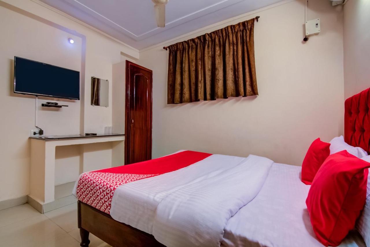 ויסאקפאטנם Oyo Hotel Lakshmi Paradise מראה חיצוני תמונה