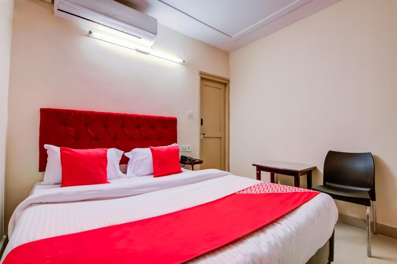 ויסאקפאטנם Oyo Hotel Lakshmi Paradise מראה חיצוני תמונה