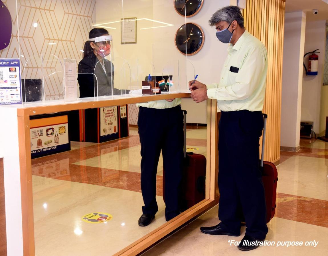 ויסאקפאטנם Oyo Hotel Lakshmi Paradise מראה חיצוני תמונה