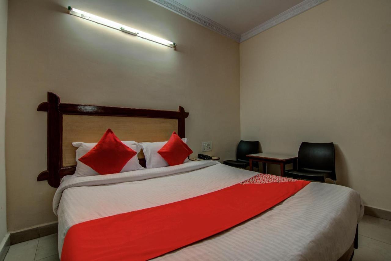 ויסאקפאטנם Oyo Hotel Lakshmi Paradise מראה חיצוני תמונה