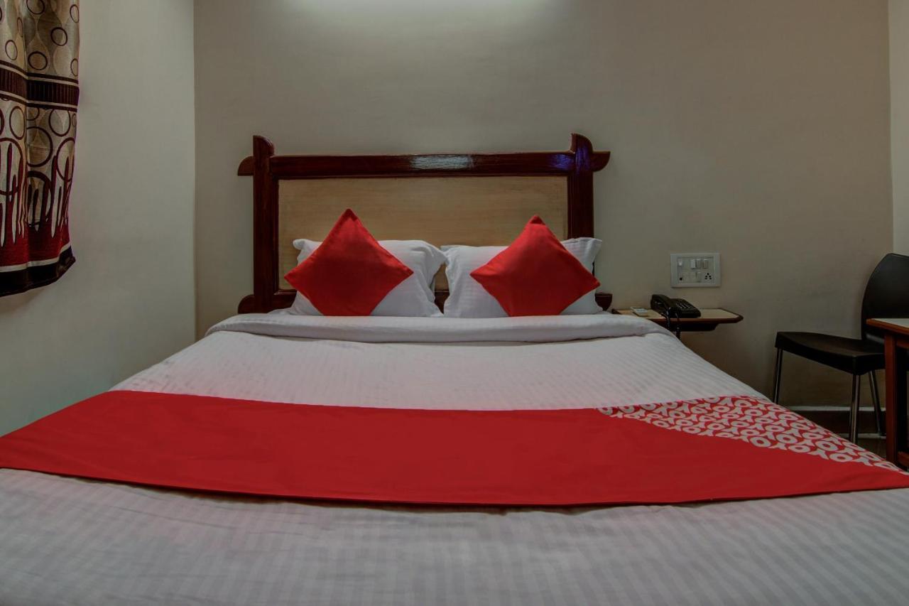 ויסאקפאטנם Oyo Hotel Lakshmi Paradise מראה חיצוני תמונה