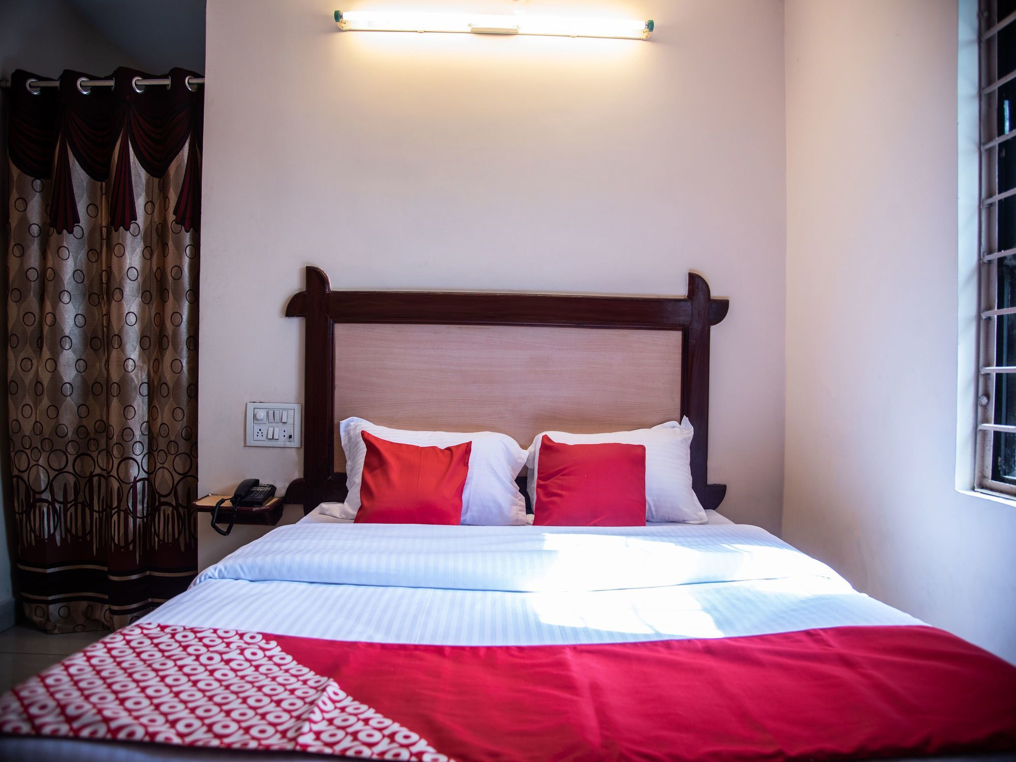 ויסאקפאטנם Oyo Hotel Lakshmi Paradise מראה חיצוני תמונה